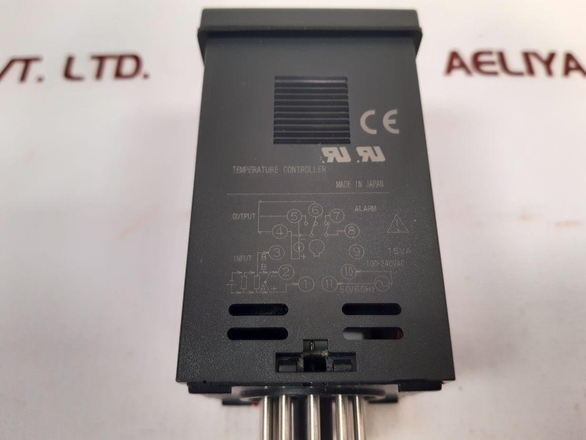 Fuji Electric Pxz4-tay1-5V Temperature Controller