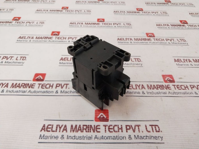 Fuji Electric Sc-05 Contactor 4Nc0G0#20, 400-440V 60Hz