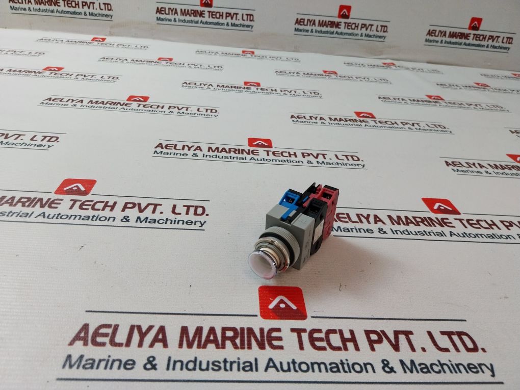 Idec Aolqw2B3311 Pushbutton Control Unit Lamp 5-30V 1W Max