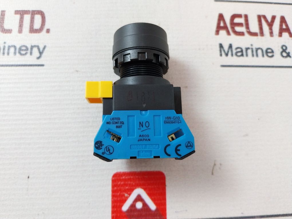Idec Hw1B-m110B Black Push Button Switch En60947-5-1 600V