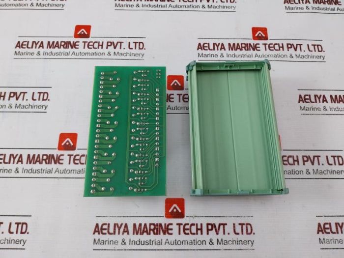 Idec Rq1v-cm-d24 Relay Module 12a 250vac 30vdc Coil 24vdc