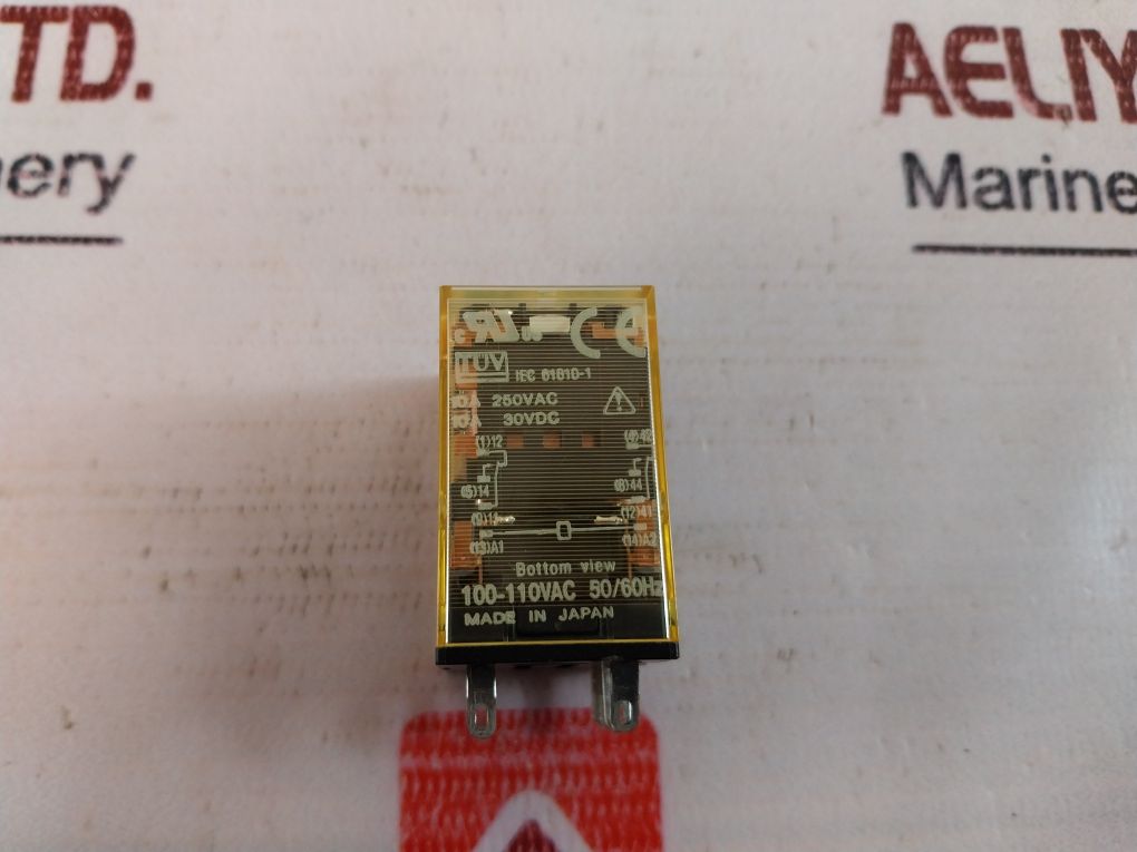 Idec Ru2S-c-a100 Relay 100-110Vac 50/60Hz