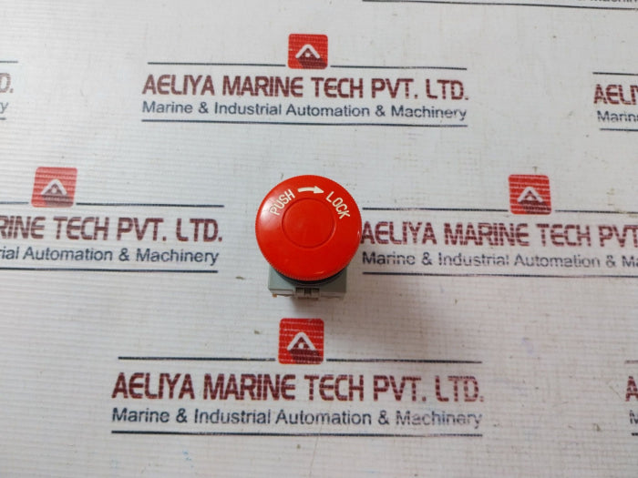 Izumi Idec 41-10650 Red Push Button 600V 10A