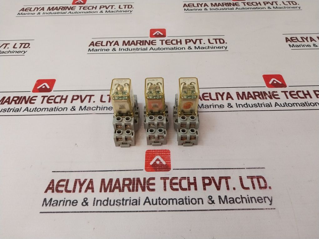 Lot of 3X IDEC RH2B-UL Power Relay With Base DC24V 10A