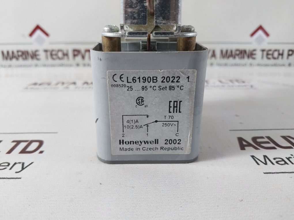 Lot Of 2X Honeywell L6190B 2022 1 Aquastat Control