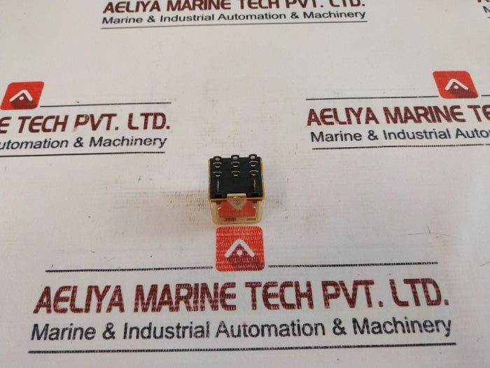 Lot Of 2X IDEC RH3B-U Power Relay 10A 240 VAC