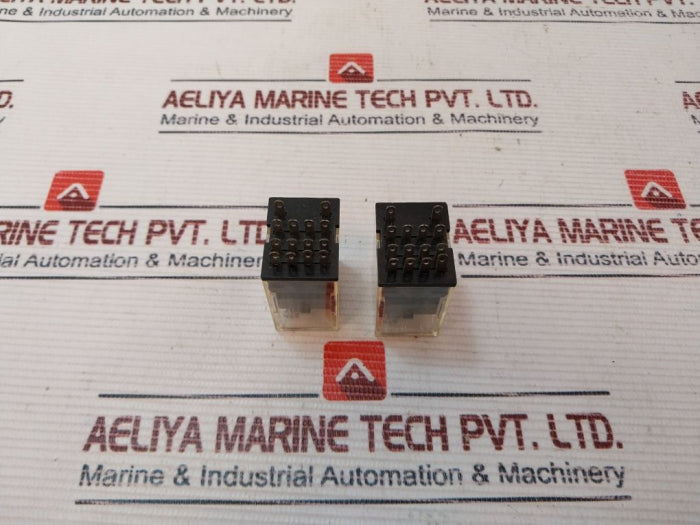 Lot of 2X Omron MY4 Relay 5A 250VAC