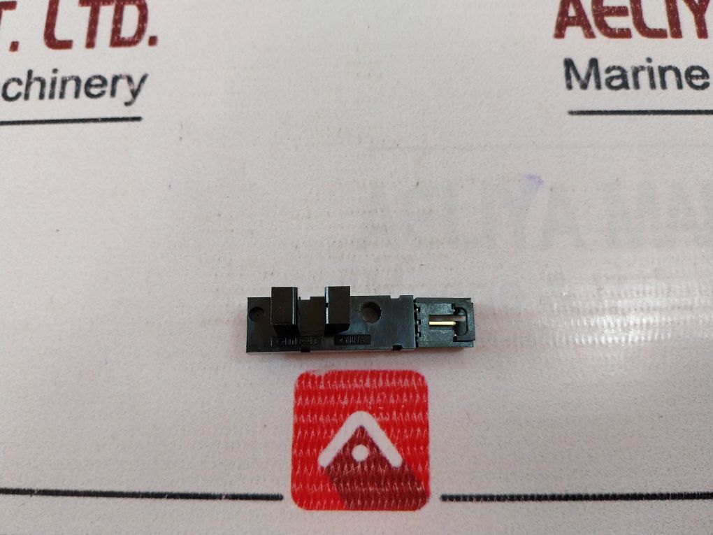 Lot Of 2X Omron Sx4009-P10 Photo Optic Sensor