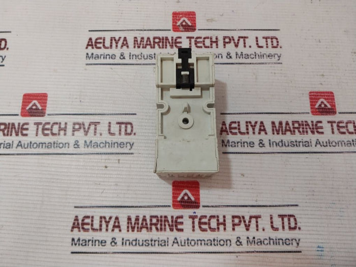 Lot of 3X Allen-Bradley 700-HN205 Relay Socket Ser: A 10A 300V