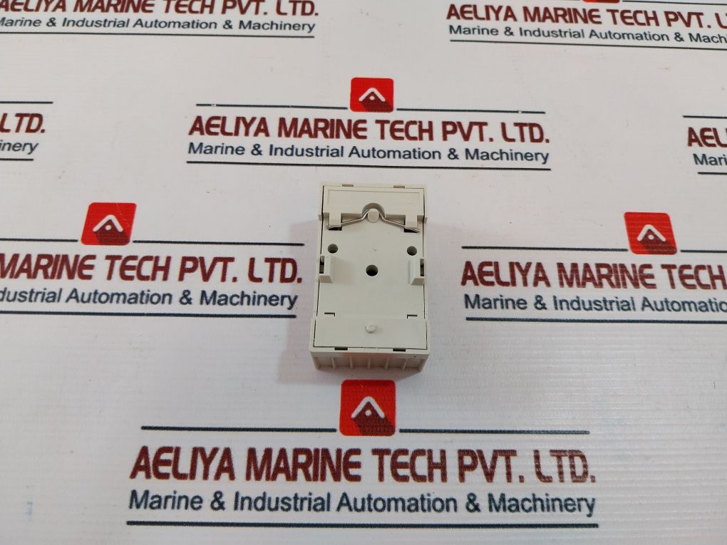 Lot of 4X RELEQUICK SMB30D11T Standard Base Short Terminals Relays 10A/300V