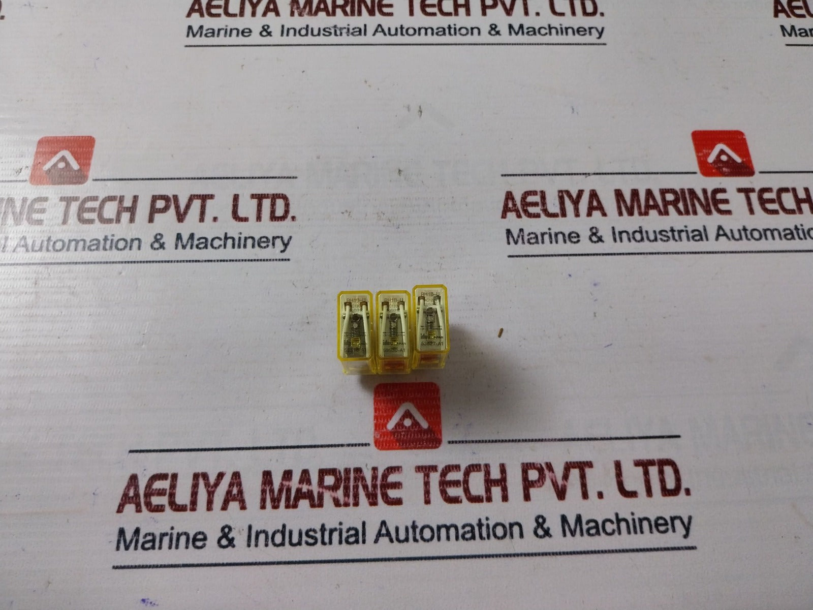Lot of 5X Idec RH1B-U General Purpose Relay AC120V 50/60Hz