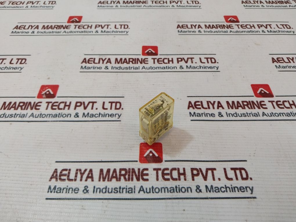 Lot Of 6X Idec Ry2S-U Relay 3A 240Vac