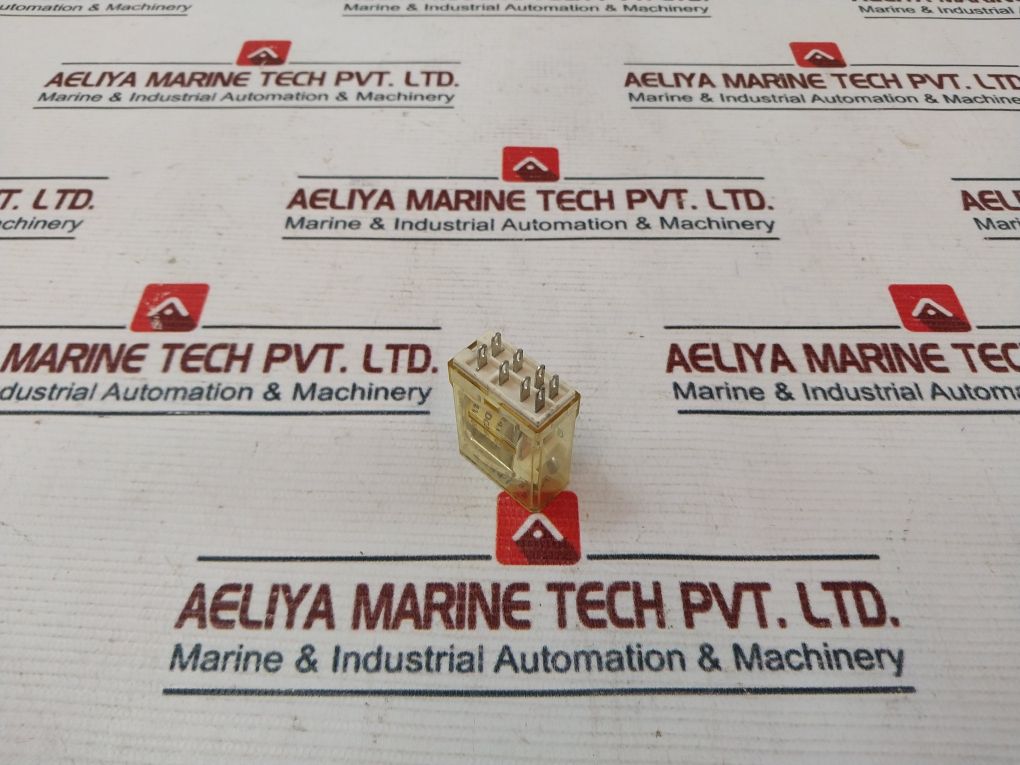 Lot Of 6X Idec Ry2S-U Relay 3A 240Vac