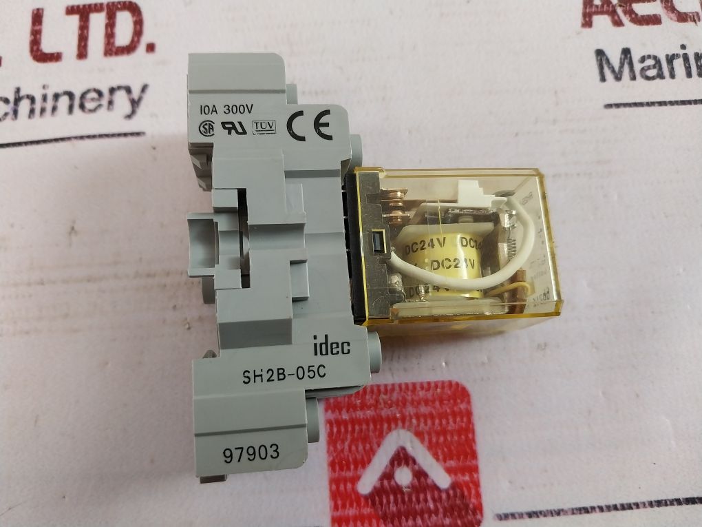 Lot of 2X IDEC RH2B-UL Compact Power Relay DC24V 10A 300V