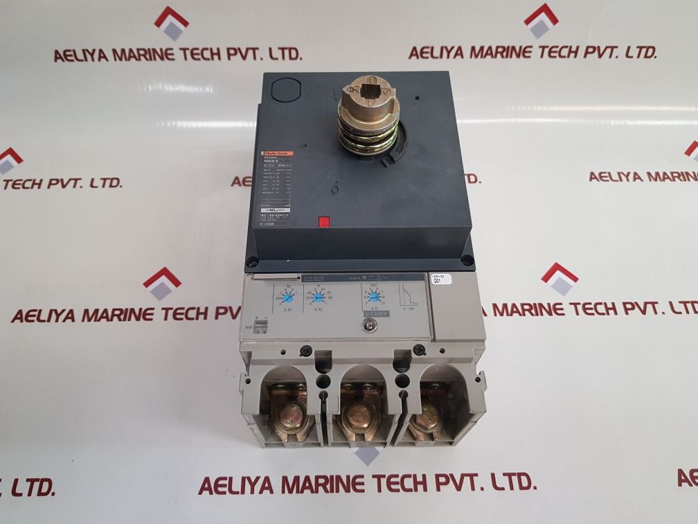 Merlin Gerin Ns630N Circuit Breaker 750V 630A