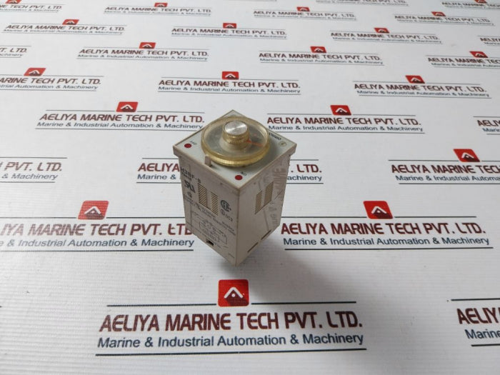 Omron H3Bf-8 Timer Relay 0-5Min 5A 250Vac