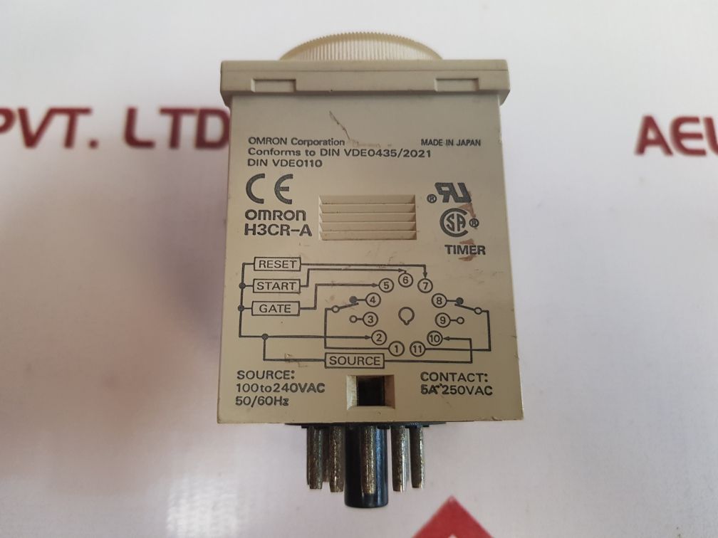 Lot of 2X Omron H3CR-A Time Delay Relay 50/60Hz 5A 250VAC