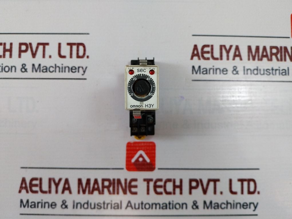 Omron H3Y-2 Time Relay With Base 0-60 Sec 100Vac