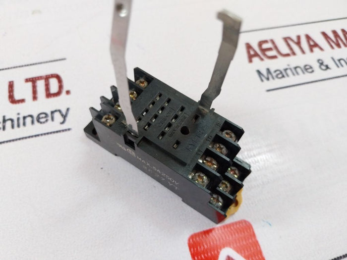 Omron H3Y-2 Timer Relay With Base Ac250V 50/60Hz 0-30Sec