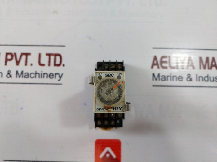 Omron H3Y-2 Timer Relay With Base Ac250V 50/60Hz 0-30Sec
