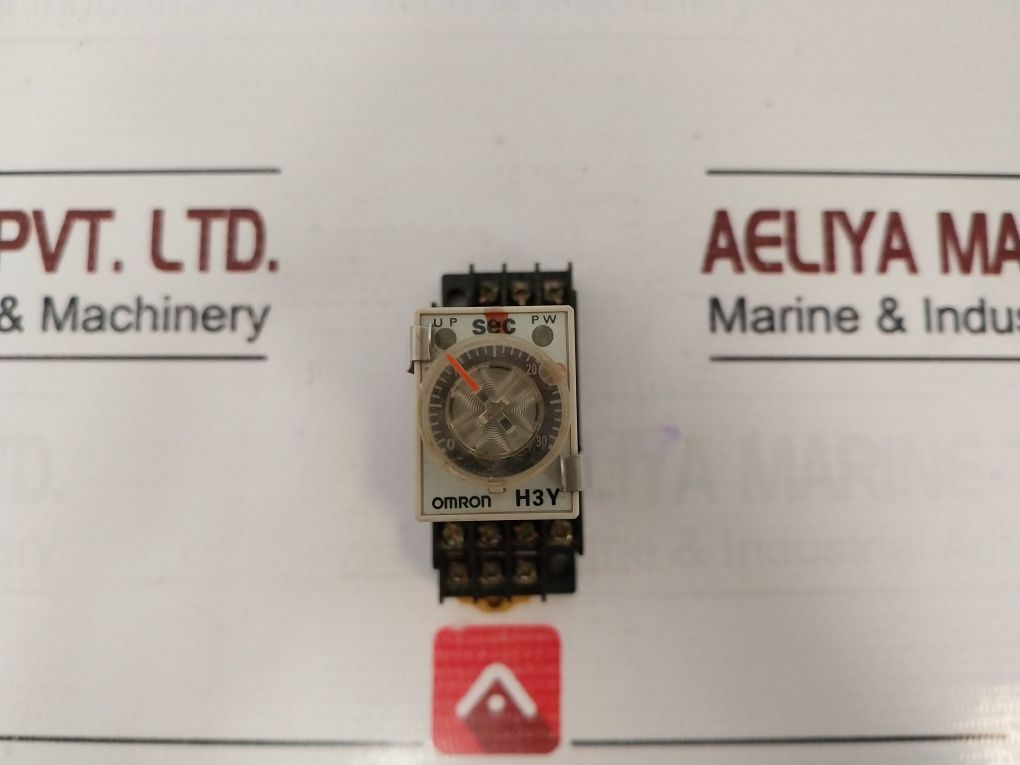 Omron H3Y-4 Timer With Base 0-30 Sec Dc 24V