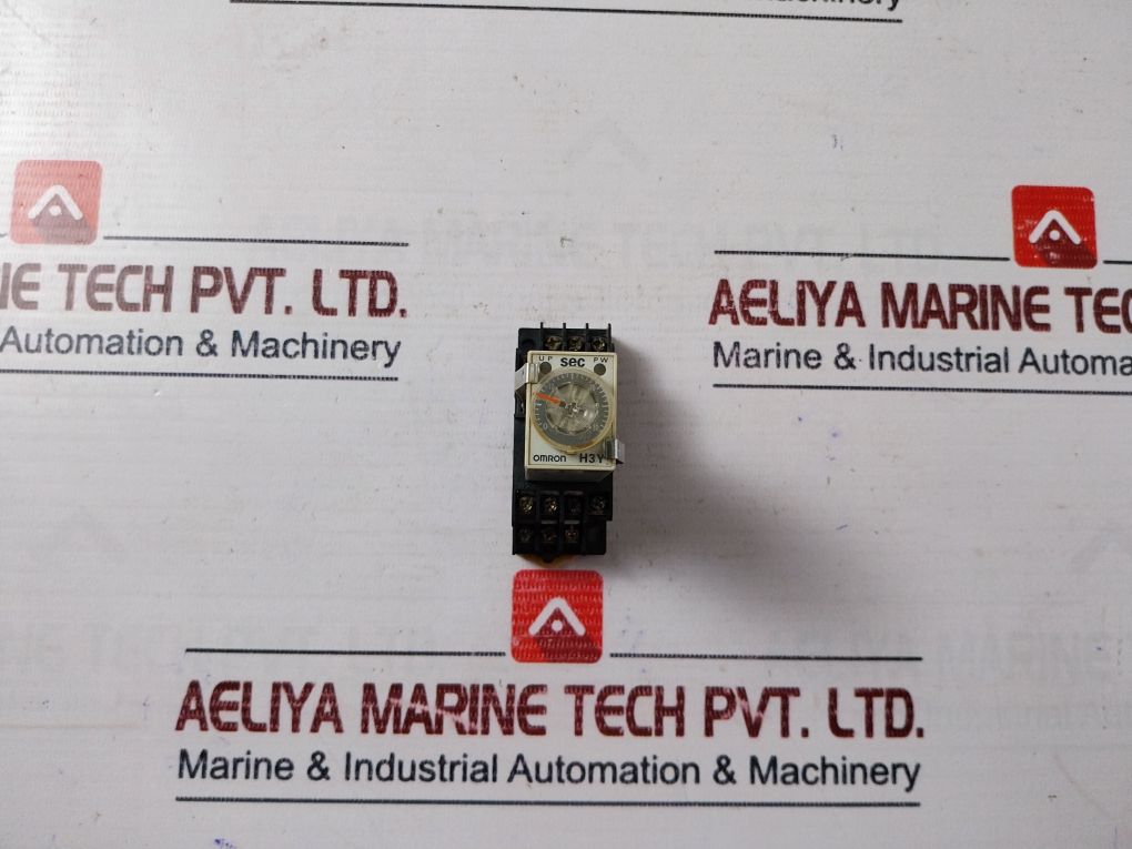 Omron H3Y-4 Timer With Base 0-30 Sec 100-120 Vac