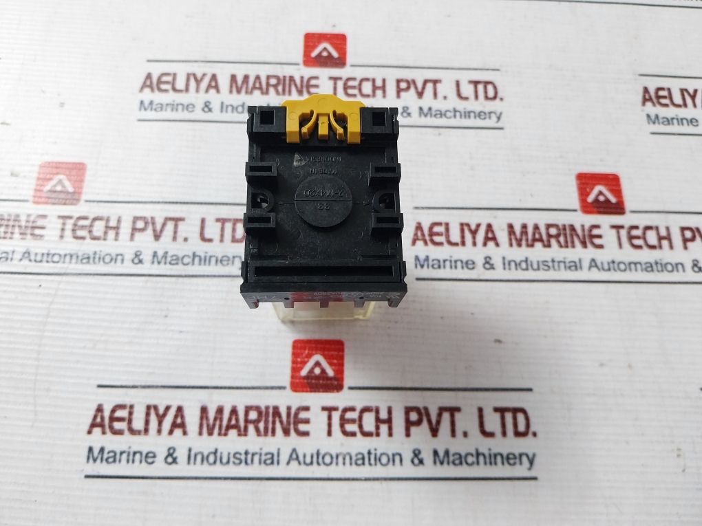 Omron Mk2P-i Cube Relay With Socket Base 10A 250V