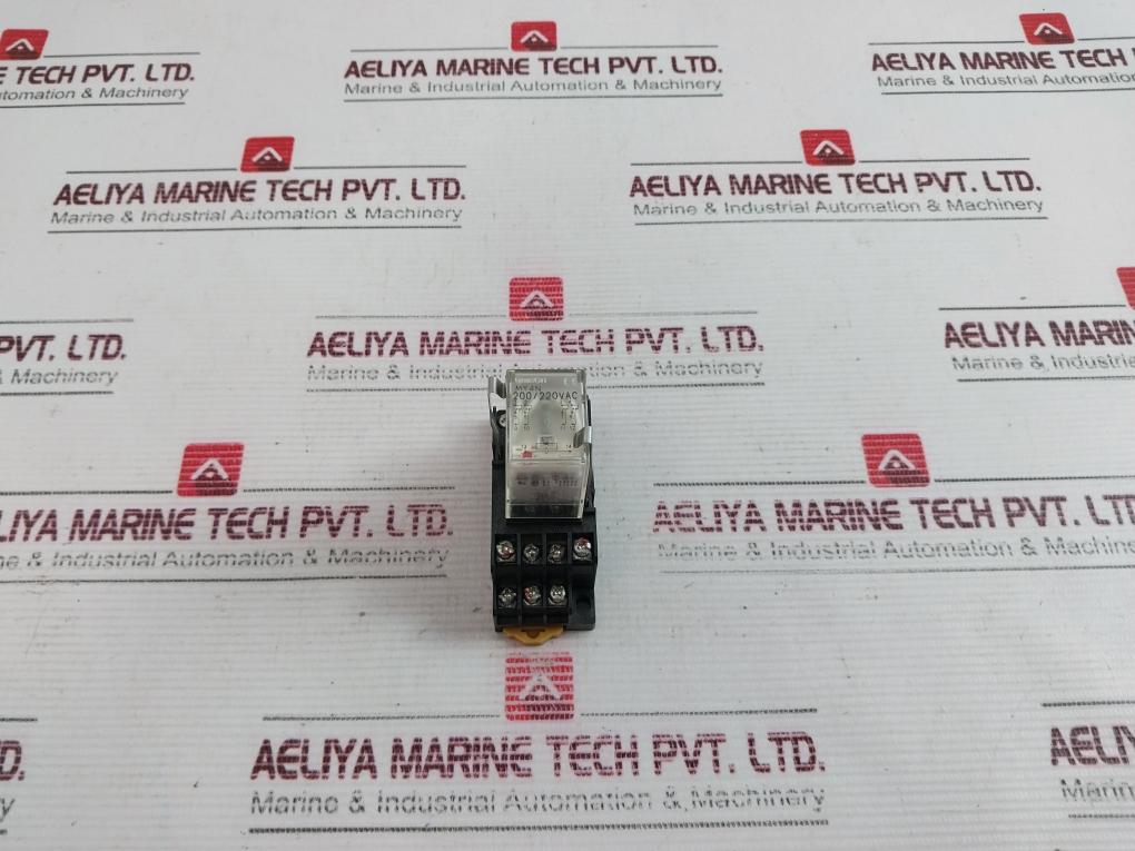 Omron My4N Miniature Power Relay With Socket Base 200/220 Vac 
