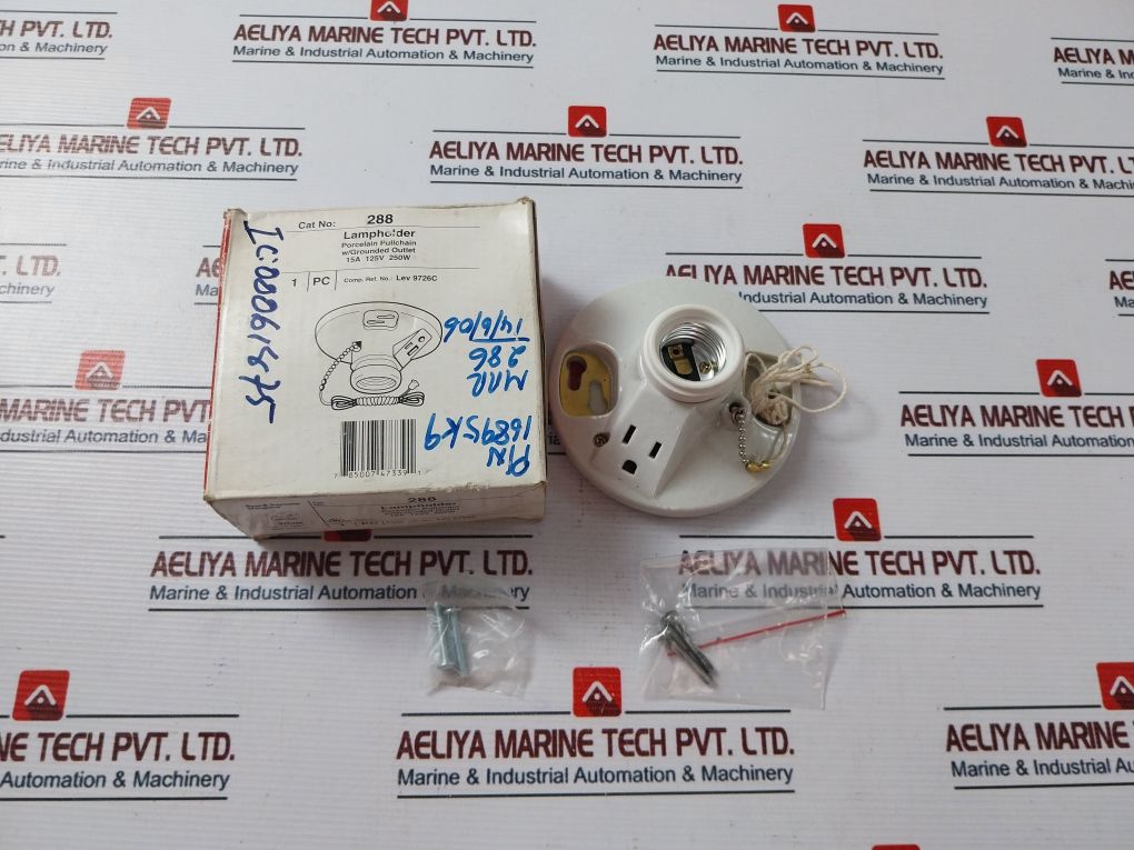 Pass & Seymour Legrand 288 White Lampholder With Outlet 16895K9 15A 125V 250W