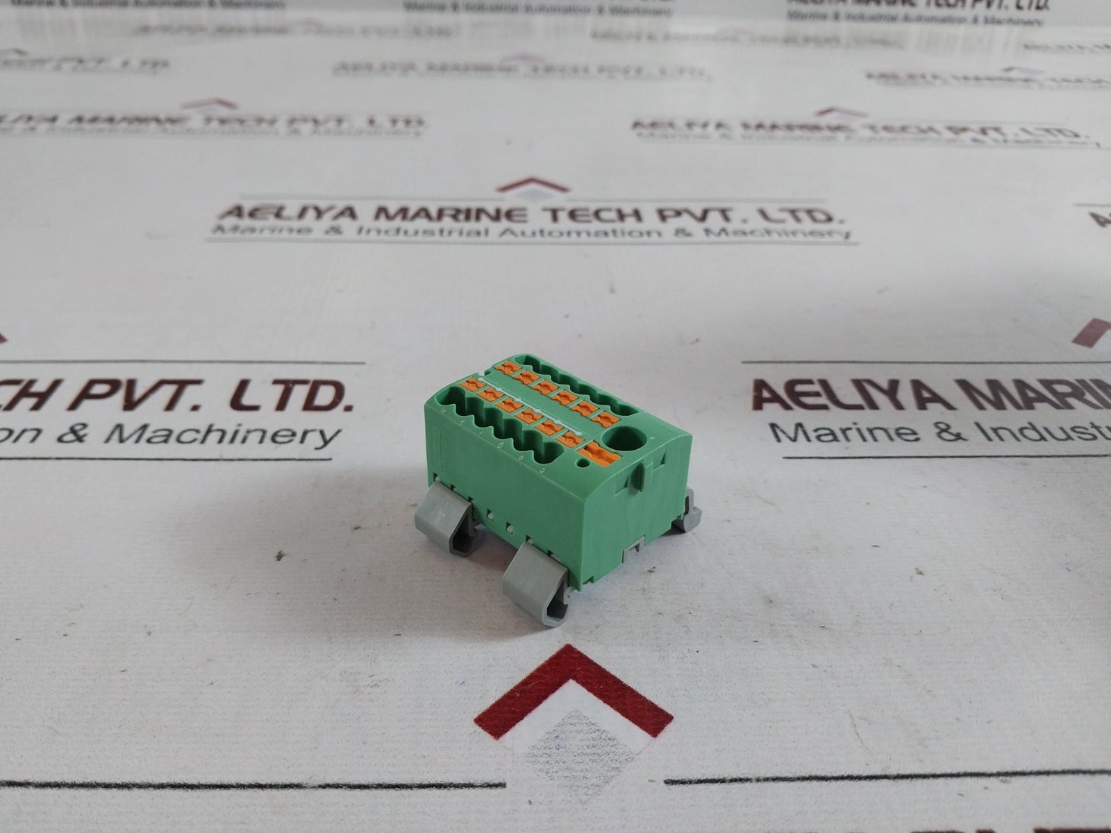 Lot of 8X Phoenix contact 300v 50a max block