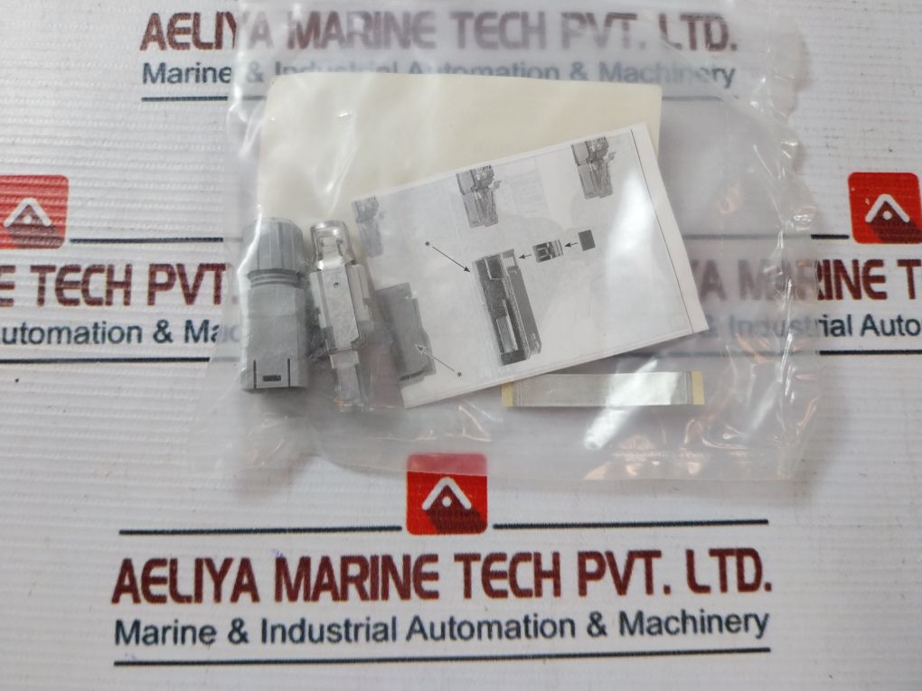 R&M Fm45-s/U Ip20-awg23/26-568A Plug And Plastic Housing