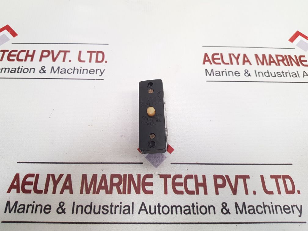 Lot of 2X Licon TW14-100091 Switch 2.840.657
