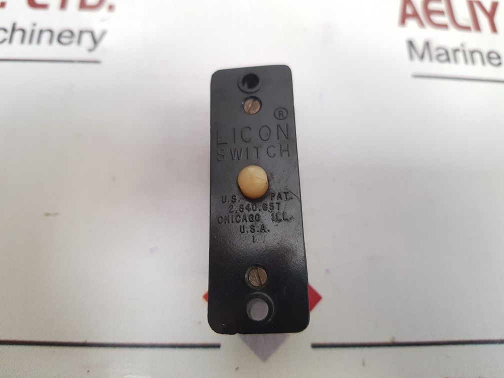 Lot of 2X Licon TW14-100091 Switch 2.840.657