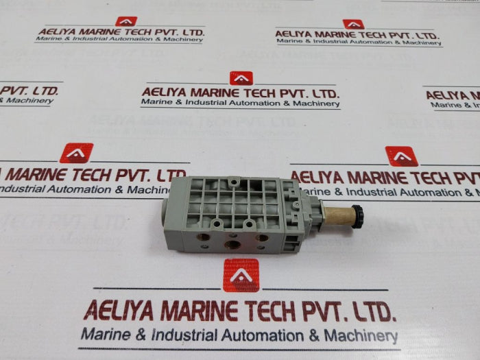Rexroth 0 820 018 991 Solenoid Valve 10Bar