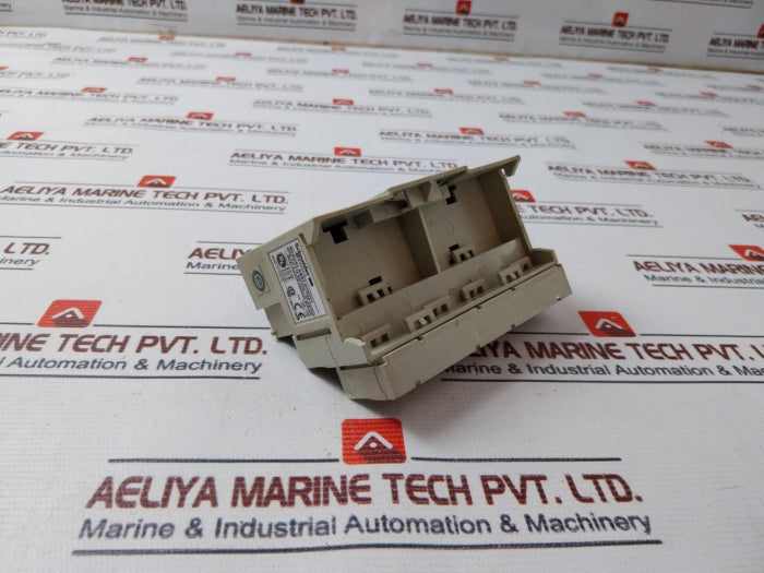 Schneider Electric Passive Connection Sub-base Abe7-h16C31