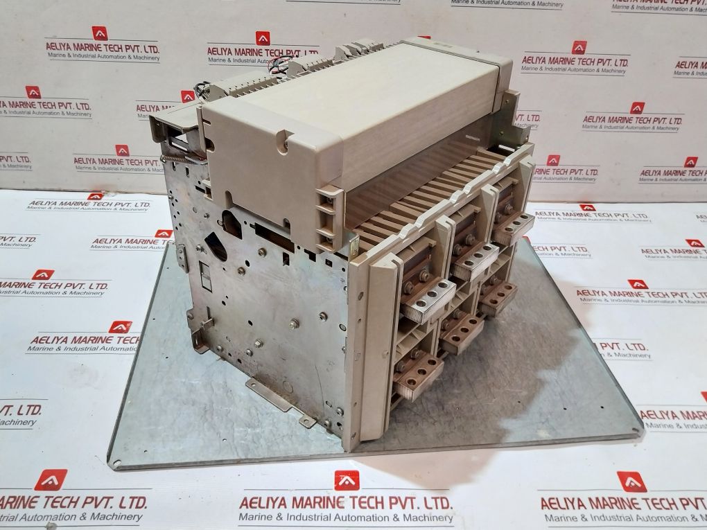 Schneider Electric Masterpact Nw32 H1 Circuit Breaker Micrologic 5.0 P 3200A