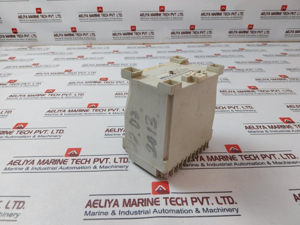 Selco T3000-01 Frequency Relay 440V Ac 40-70Hz