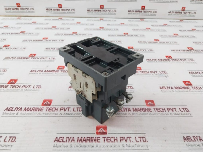 Siemens 3Tf47 Contactor 132V 50/60Hz