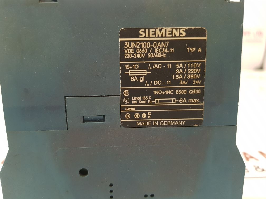 Siemens 3UN2100-0AN7 Motor Thermistor Module