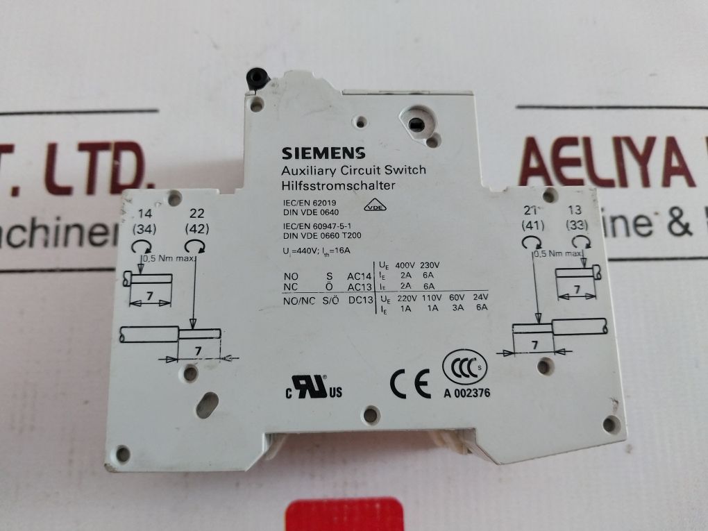 Siemens 5Sy62 Auxiliary Circuit Switch Mcb C16 5Sy6216-7 440V 16A 15Ka
