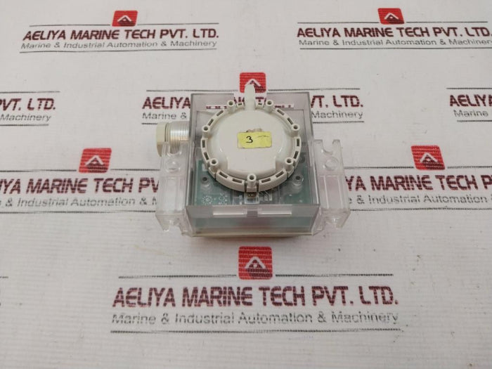 Siemens Qbm65-10 Differential Air Pressure Transmitter 24V 50/60Hz