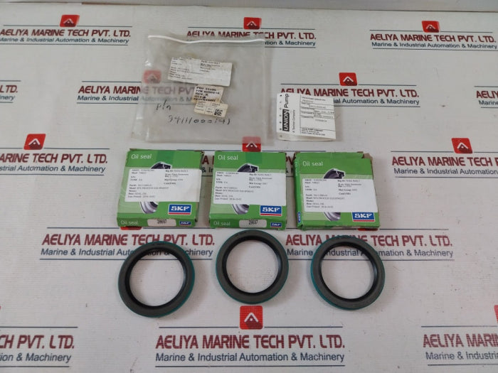 Lot of 3X SKF 28697 Oil Shaft Seal 94111000141 REV.A 0298814