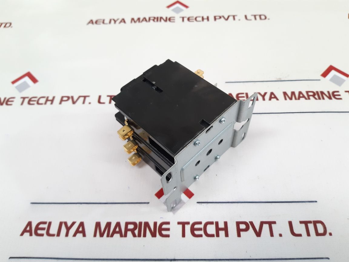 Square d 8910dpa33v14 ser.c 3 pole definite purpose contactor