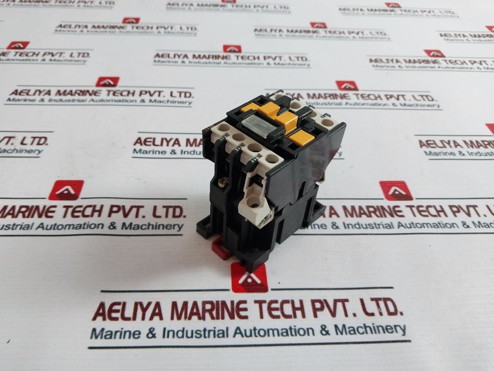 Telemecanique Ca2-dn1319 •A65 Contactor W/ Aux Contact Block