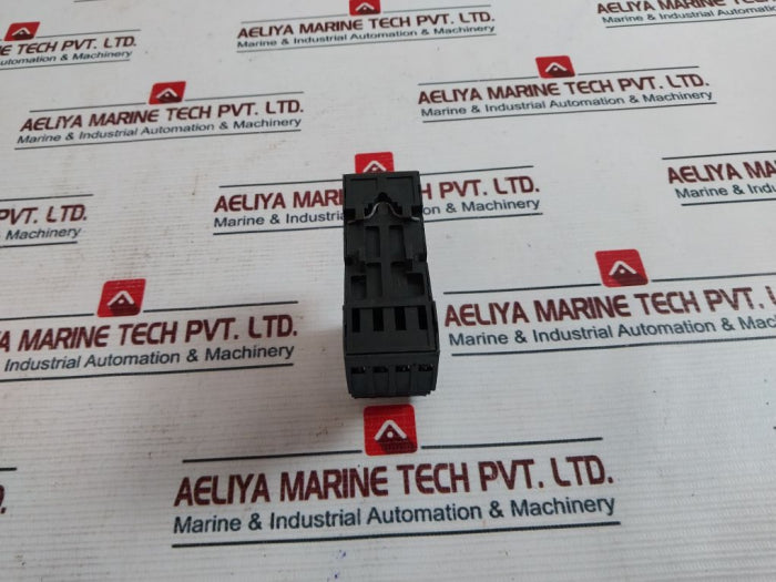 Telemecanique Rxl 4A06B1P7 Relay With Base 230V 50/60Hz 12A/300 Vac