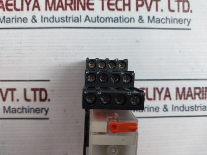 Telemecanique Rxl 4A06B1P7 Relay With Base 230V 50/60Hz 12A/300 Vac