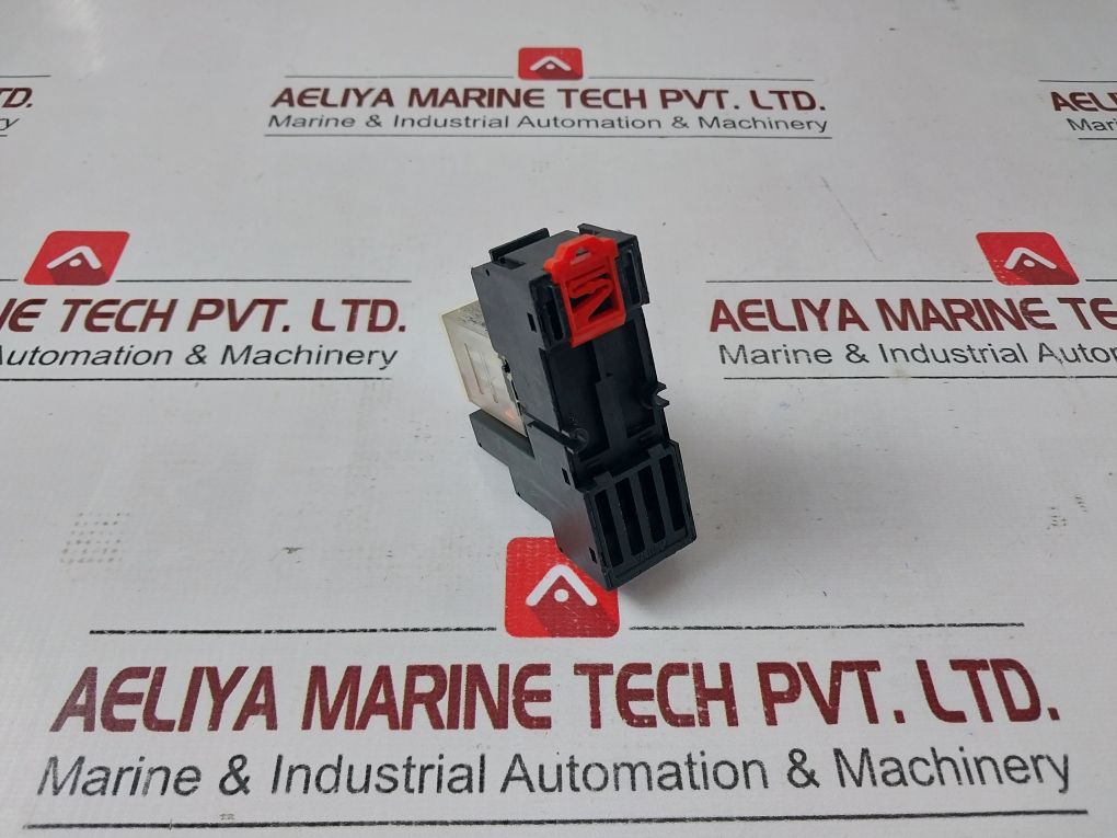 Telemecanique Rxm4Gb2B7 Relay With Base 10A 300V