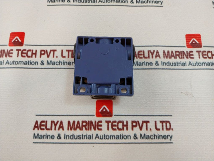 Telemecanique Xck-m Limit Switch With Zck-d21 Roller Lever