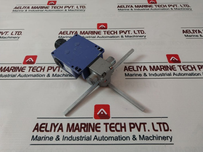 Telemecanique Xck-mr Limit Switch Ip 66 Ac 15 240V 3A
