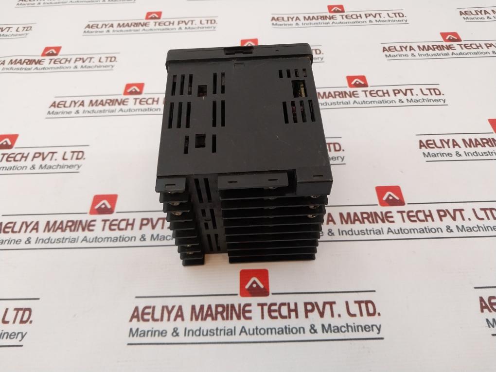 Yokogawa Jut -hr4Nnn Temperature Controller 90-250Vac 50/60Hz